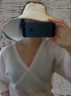 NZ capsule wardrobe - model tunic hat