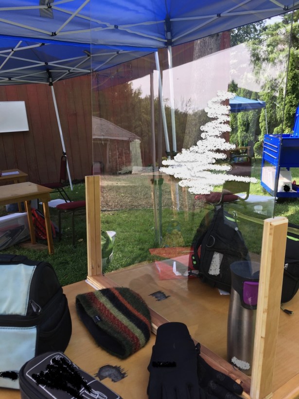 Desk with plexiglass barrier - 1