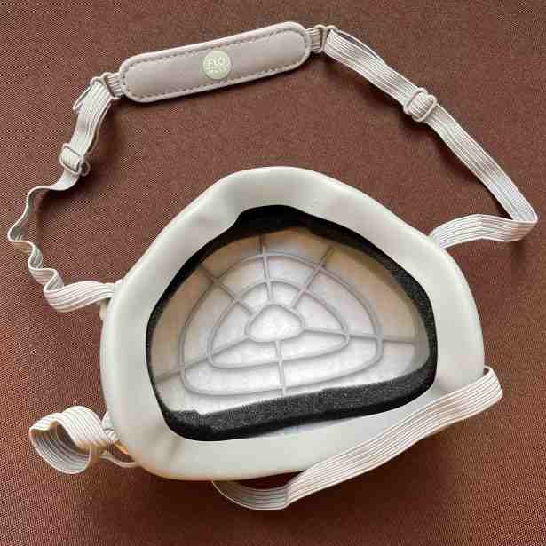 Black foam visible inside mask body is the condensation insert