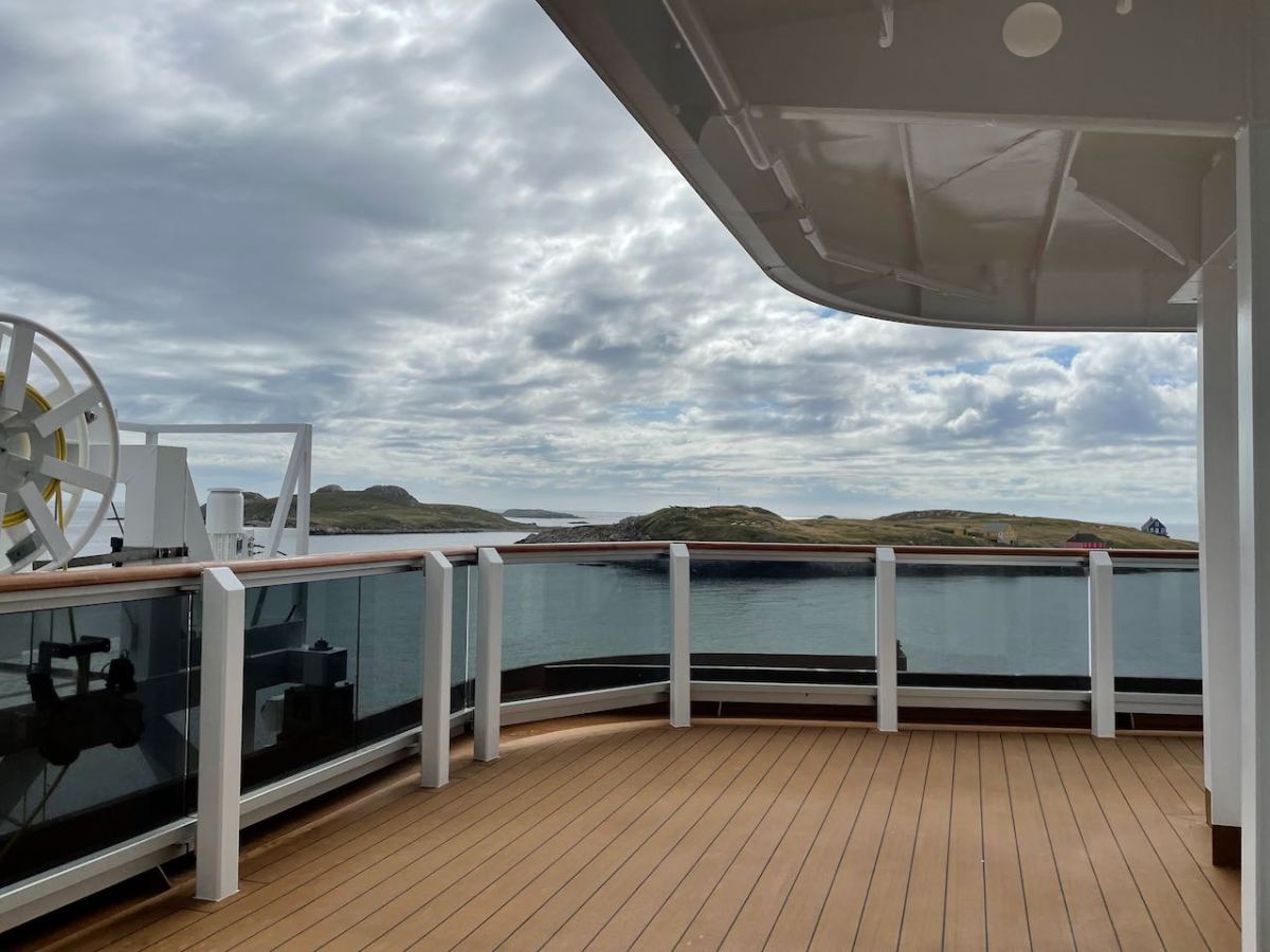 Open space on 4211 balcony large enough for dancing or doing a cartwheel