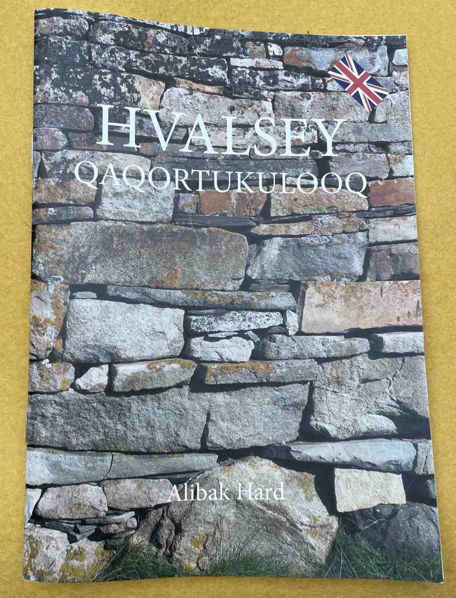 Cover of slim booklet about Hvalsø, or Qaqortukulooq in Danish