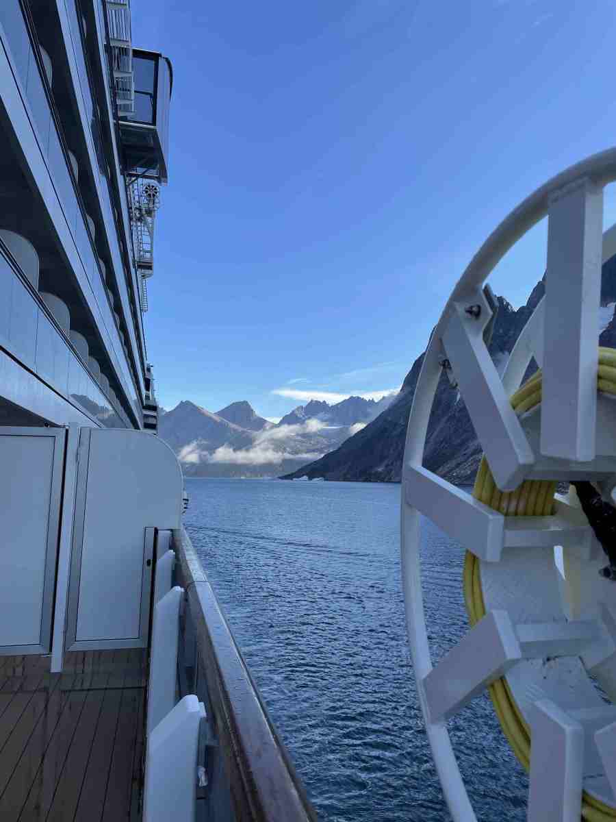 Window washing equipment on large side of the wraparound balcony